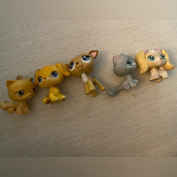 Littlest Pet Shop Yellow and Gray Cat Toys - Picture 1 of 3